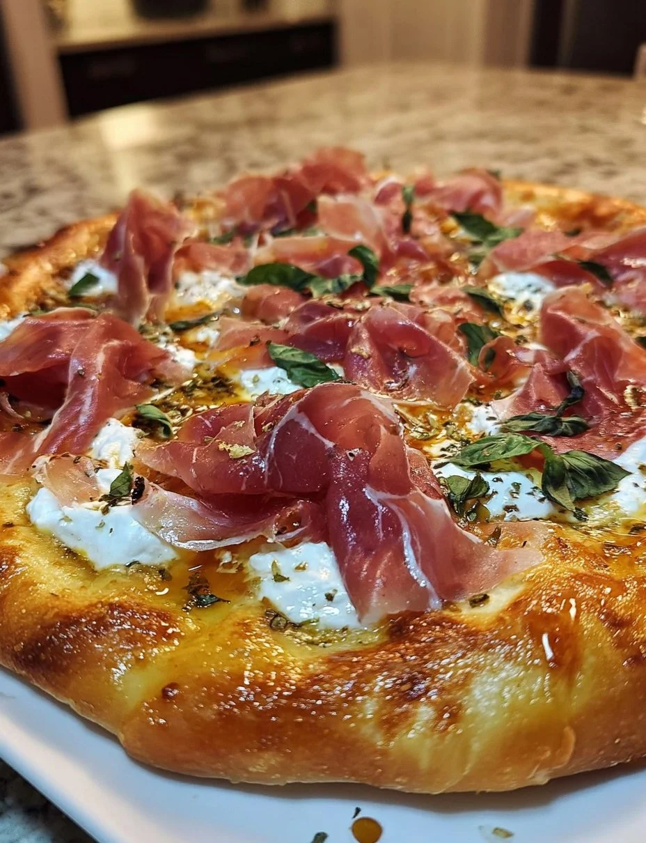Prosciutto und Honig Burrata Pizza